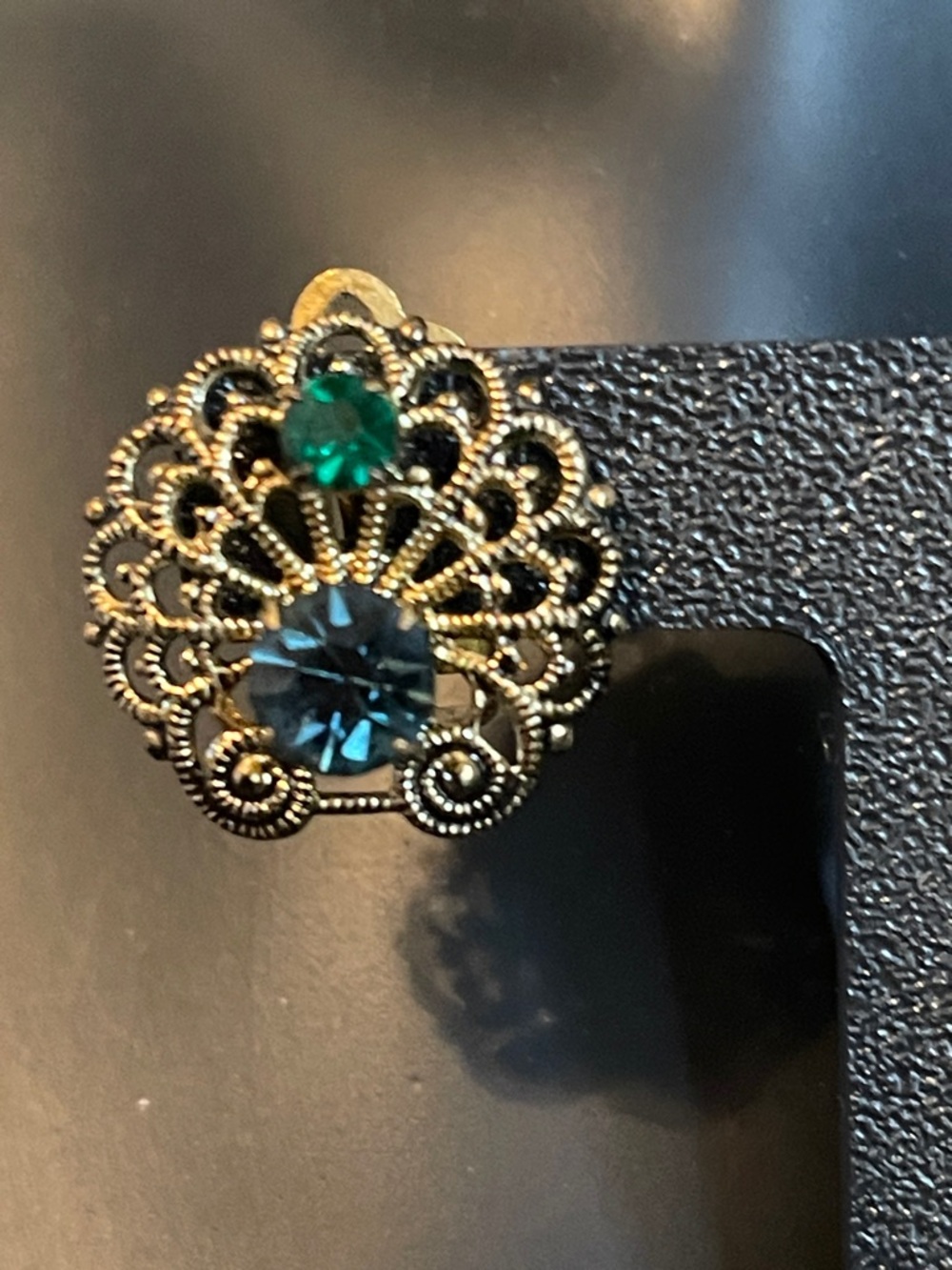 Antique Czechoslovakia Brass Filigree Green & Blue Glass Rhinestone Set - Picture 8 of 11